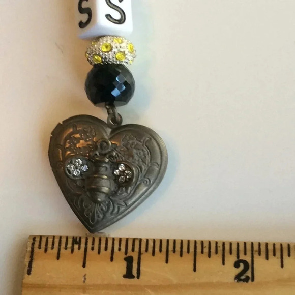 Hand Crafted White, Black & Gold “SIS” Keychain - Picture 6 of 6